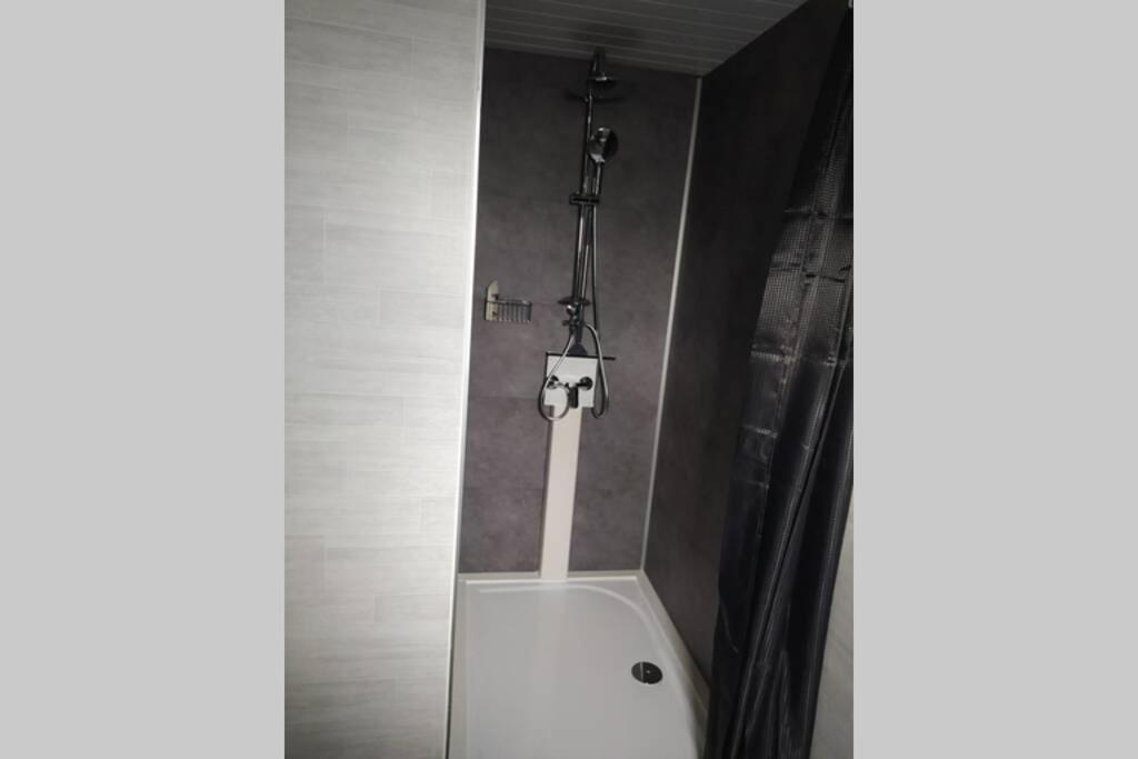 Appartement Tiny House à Amécourt Extérieur photo